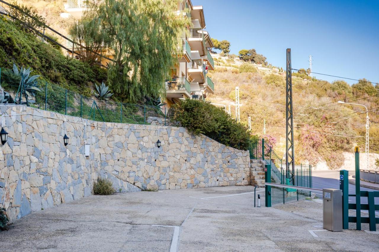 אוספדלטי 086 - Sunshine Home, 5 Minuti Dalla Spiaggia - Parcheggio Privato Gratis Incluso מראה חיצוני תמונה